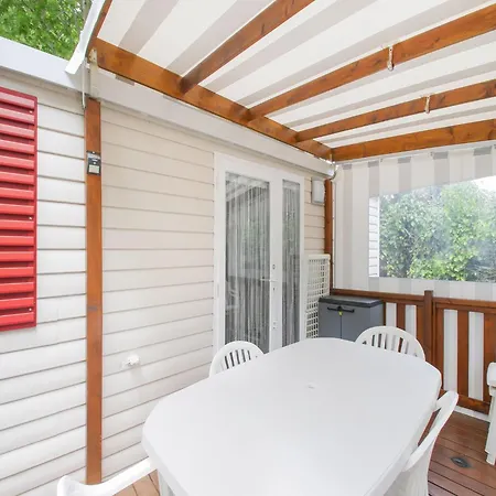 Шале Swanky Mobile In Jean De Monts Near Seabeach