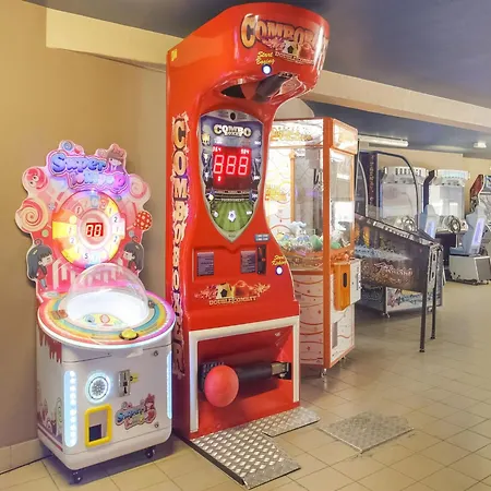 Swanky Mobile In Jean De Monts Near Seabeach * Сен-Жан-де-Мон