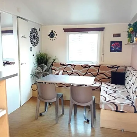 Swanky Mobile In Jean De Monts Near Seabeach Сен-Жан-де-Мон