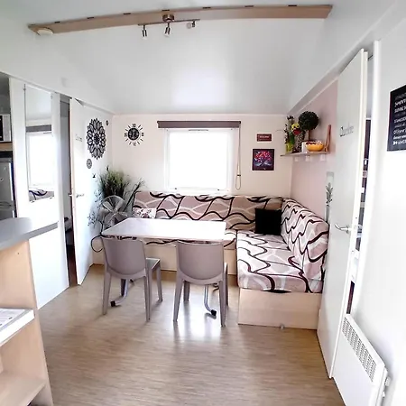 Swanky Mobile In Jean De Monts Near Seabeach Сен-Жан-де-Мон