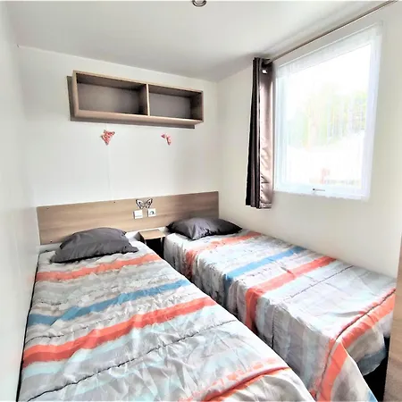 Swanky Mobile In Jean De Monts Near Seabeach Сен-Жан-де-Мон