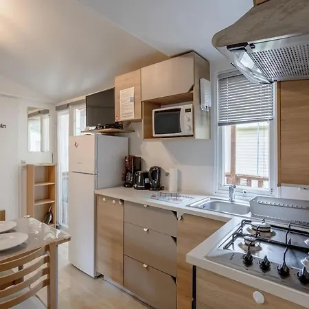 Swanky Mobile In Jean De Monts Near Seabeach *