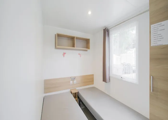 Swanky Mobile In Jean De Monts Near Seabeach Saint-Jean-de-Monts