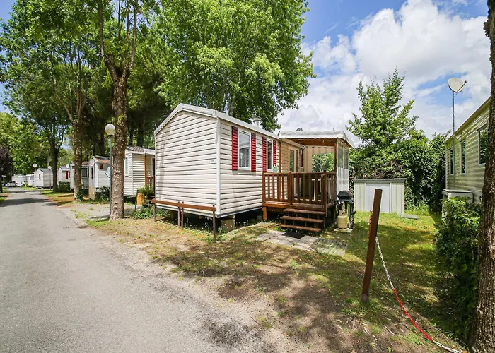 Swanky Mobile In Jean De Monts Near Seabeach