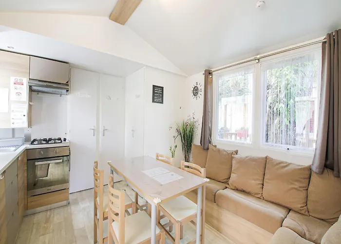 Alpesi faház Swanky Mobile In Jean De Monts Near Seabeach