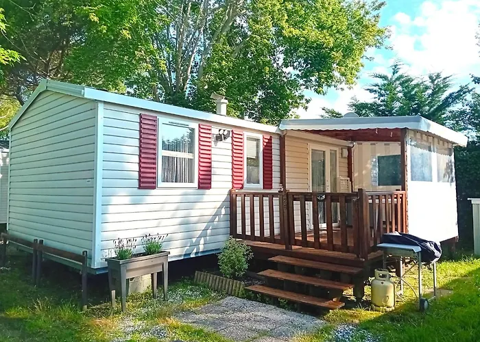 Swanky Mobile In Jean De Monts Near Seabeach *