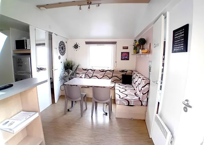 Swanky Mobile In Jean De Monts Near Seabeach Saint-Jean-de-Monts