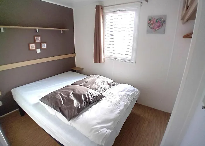 Swanky Mobile In Jean De Monts Near Seabeach