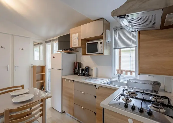 Swanky Mobile In Jean De Monts Near Seabeach *