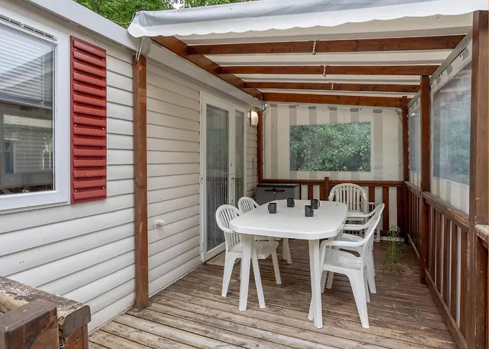 Alpesi faház Swanky Mobile In Jean De Monts Near Seabeach *