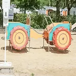 Chalet Swanky Mobile In Jean De Monts Near Seabeach *