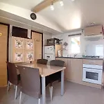 Swanky Mobile In Jean De Monts Near Seabeach Шале Сен-Жан-де-Мон