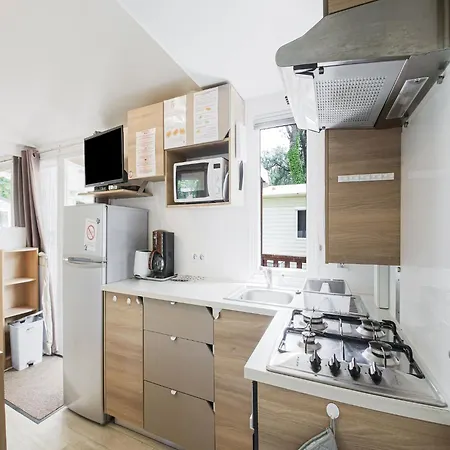Swanky Mobile In Jean De Monts Near Seabeach *