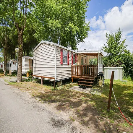 Swanky Mobile In Jean De Monts Near Seabeach