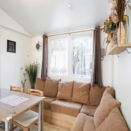 Swanky Mobile In Jean De Monts Near Seabeach Domek alpejski