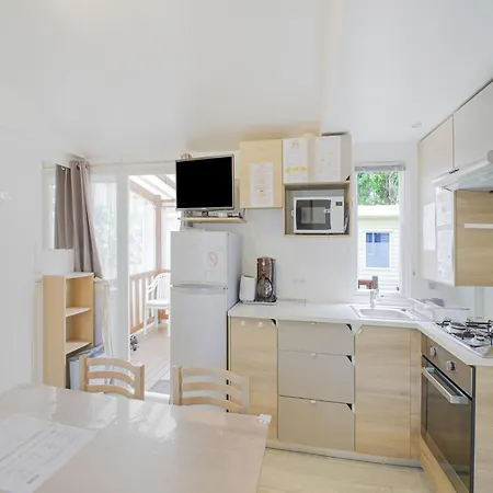 Swanky Mobile In Jean De Monts Near Seabeach * Saint-Jean-de-Monts