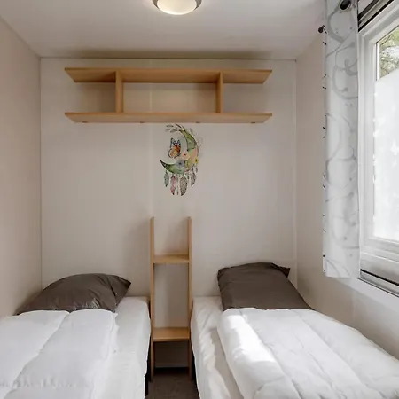 Swanky Mobile In Jean De Monts Near Seabeach * 圣让-德蒙