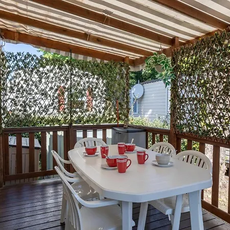 Chalet Swanky Mobile In Jean De Monts Near Seabeach