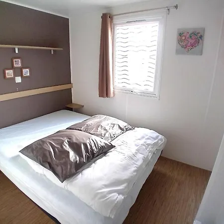 Swanky Mobile In Jean De Monts Near Seabeach