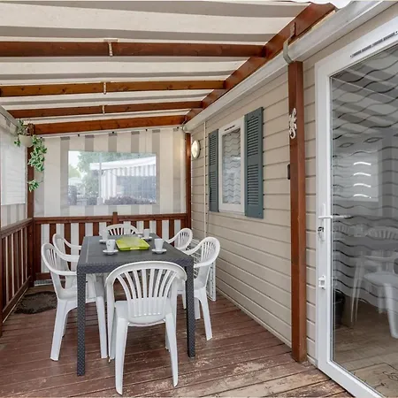 Swanky Mobile In Jean De Monts Near Seabeach * סן ז'אן דה מון