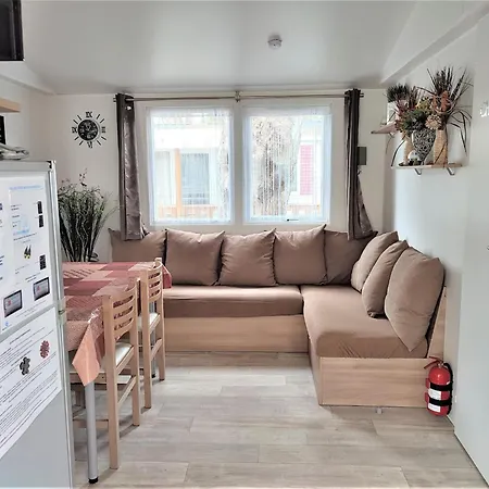 Swanky Mobile In Jean De Monts Near Seabeach בקתה *