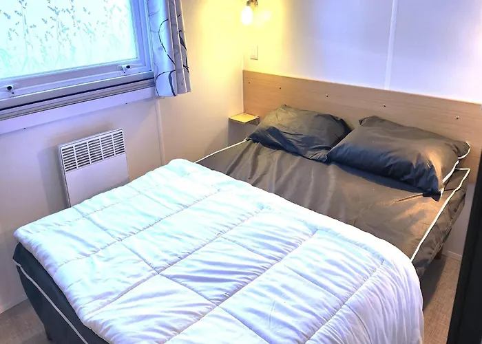 Swanky Mobile In Jean De Monts Near Seabeach *