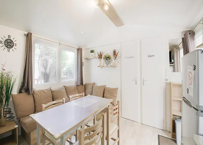 Swanky Mobile In Jean De Monts Near Seabeach