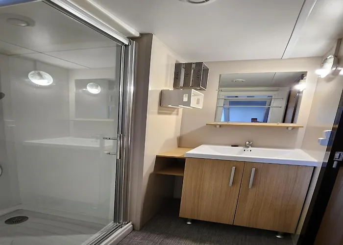 Swanky Mobile In Jean De Monts Near Seabeach * Saint-Jean-de-Monts