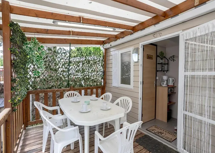 Swanky Mobile In Jean De Monts Near Seabeach *