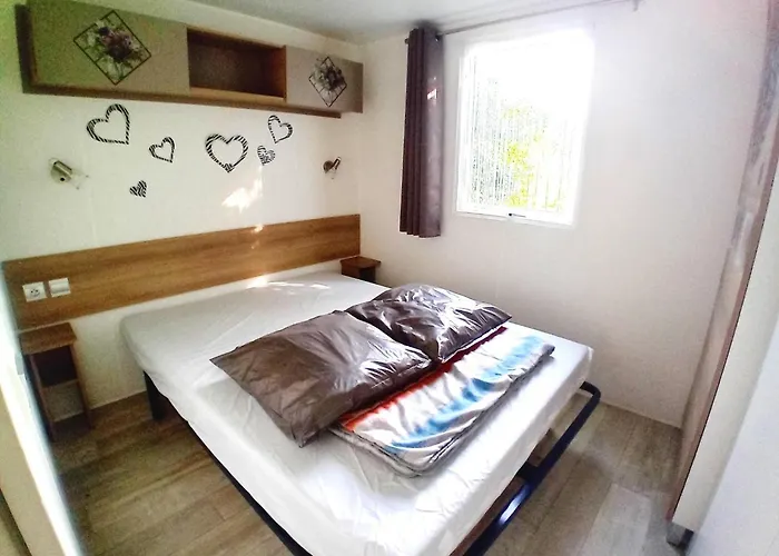 Swanky Mobile In Jean De Monts Near Seabeach